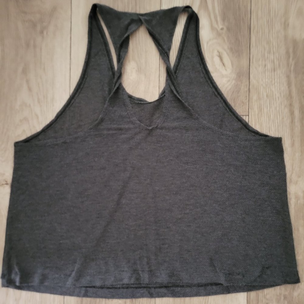 Mesh tank top cover crop